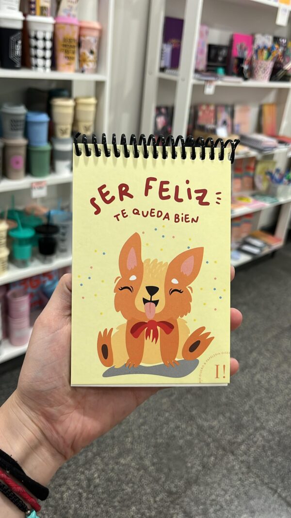 Libreta anillada "Ser feliz te queda bien"