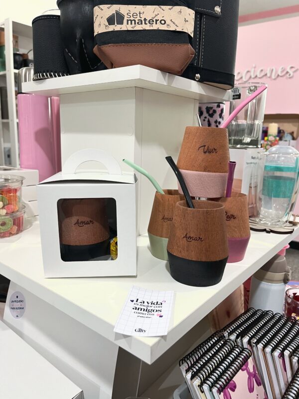 Mate de madera en caja + bon o bon