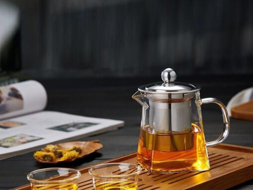Tetera de vidrio con infusor