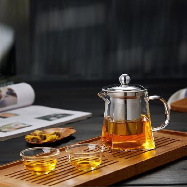 Tetera de vidrio con infusor
