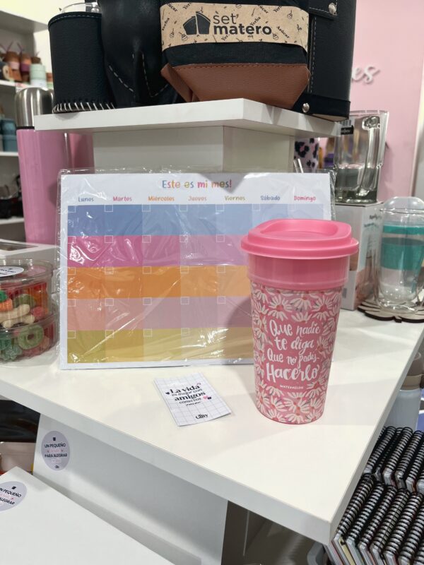 Planner + vaso de café