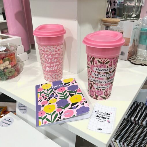 Libreta + vaso de café