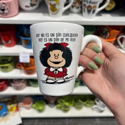 Taza Mafalda "Hoy es un día de mi vida"