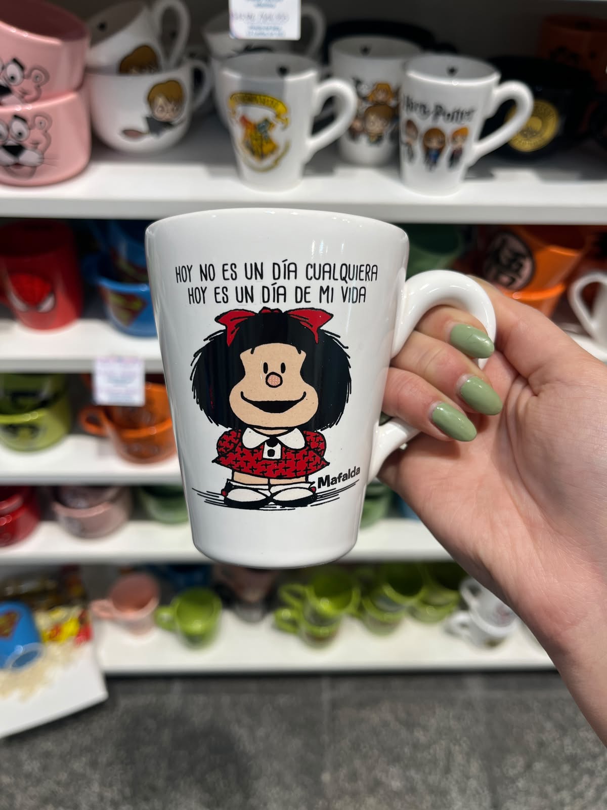 Taza Mafalda "Hoy es un día de mi vida"