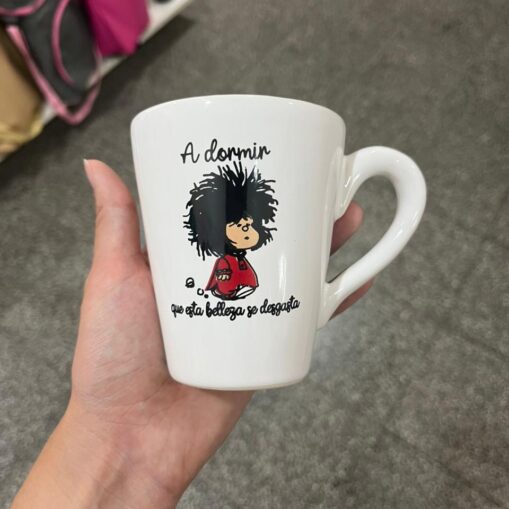 Taza Mafalda "Esta belleza desgasta"