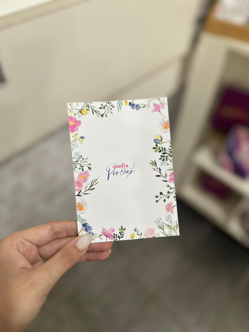 Tarjeton "Confía en el proceso"