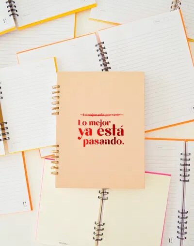 Cuadernos A4 | Tapa dura | Lo mejor esta pasando
