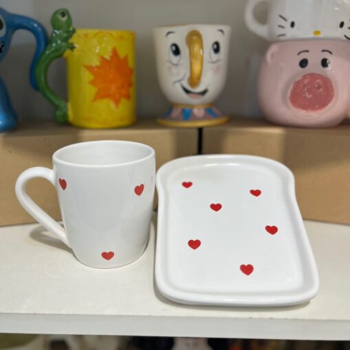 Taza Corazon roja + plato tostada