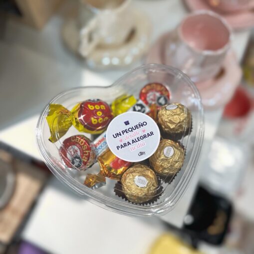Corazón con chocolates