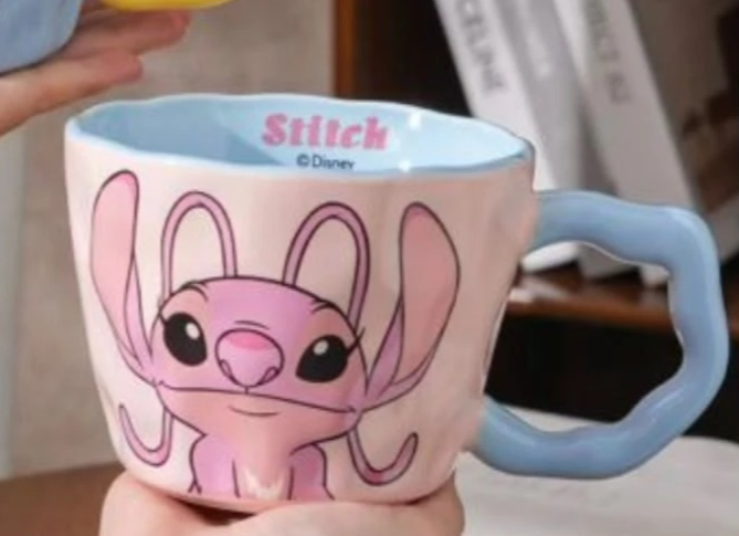 Taza importada Angela