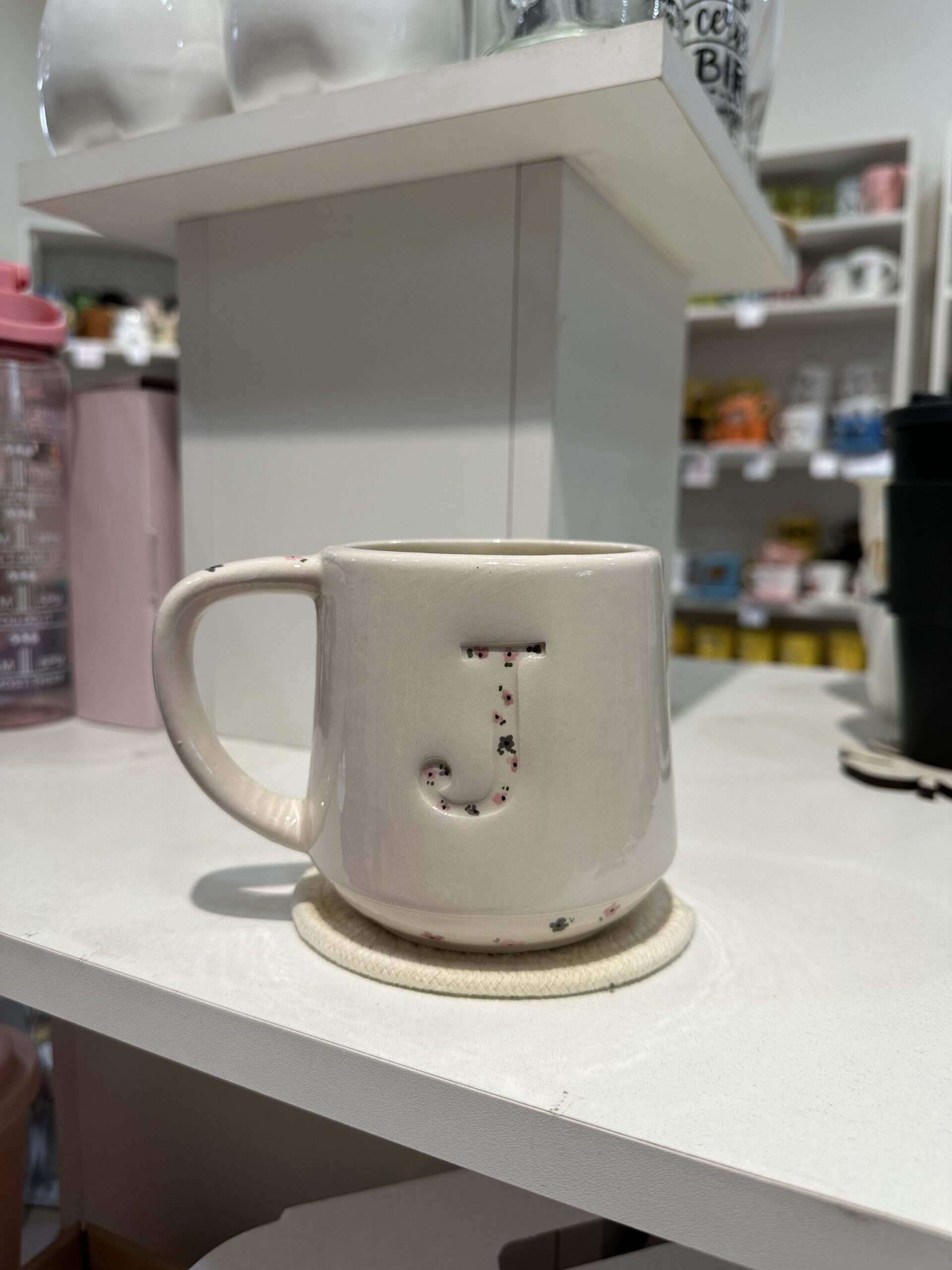 Taza inicial - J