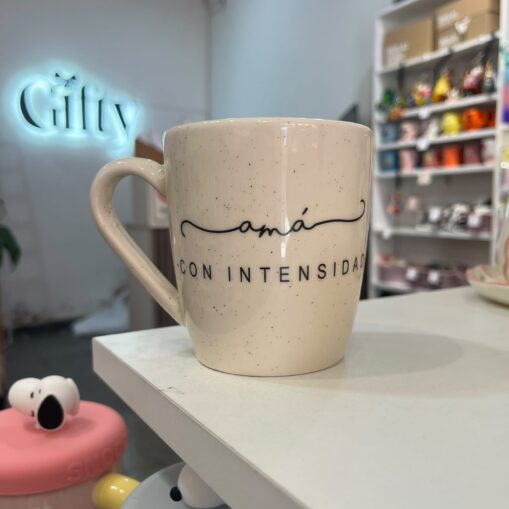 Taza "Amá con intensidad"